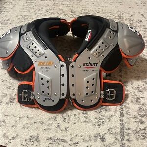 Schutt XV HD Adult Football Shoulder Pads - All-Purpose Small 16-17” like new